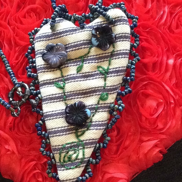 Handmade reversible Beaded quilt necklace - Picture 3 of 8